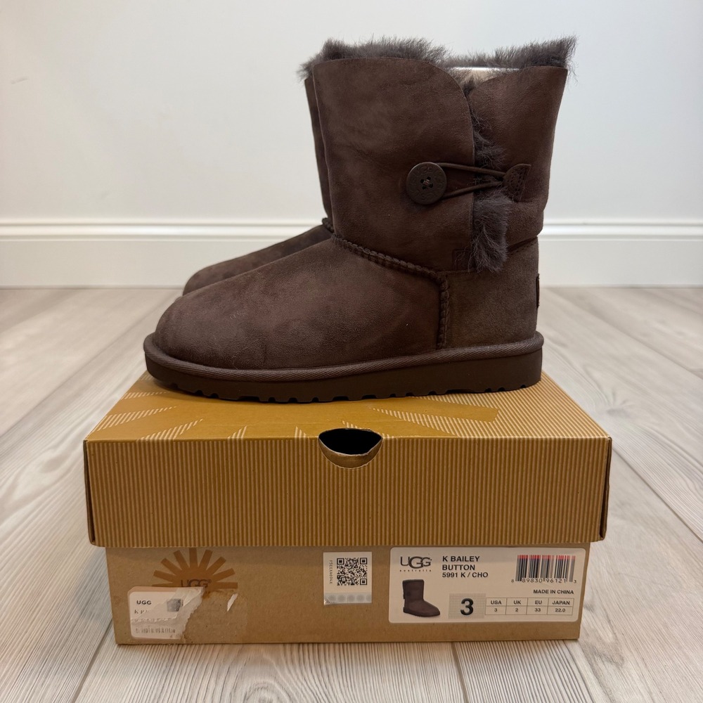 NEW UGG Kids Bailey Button Chocolate Brown Suede Boots 5991 K/CHO Size
